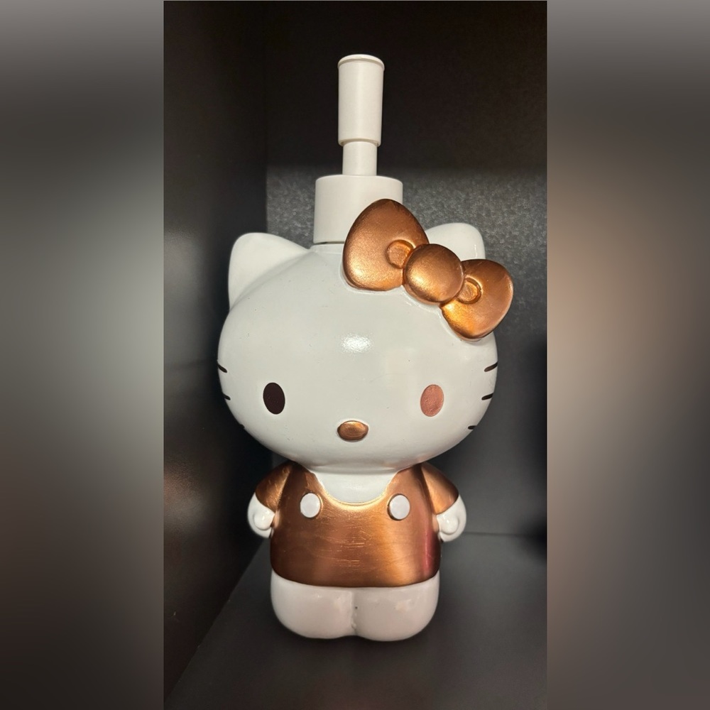 Hello kitty soap dispenser